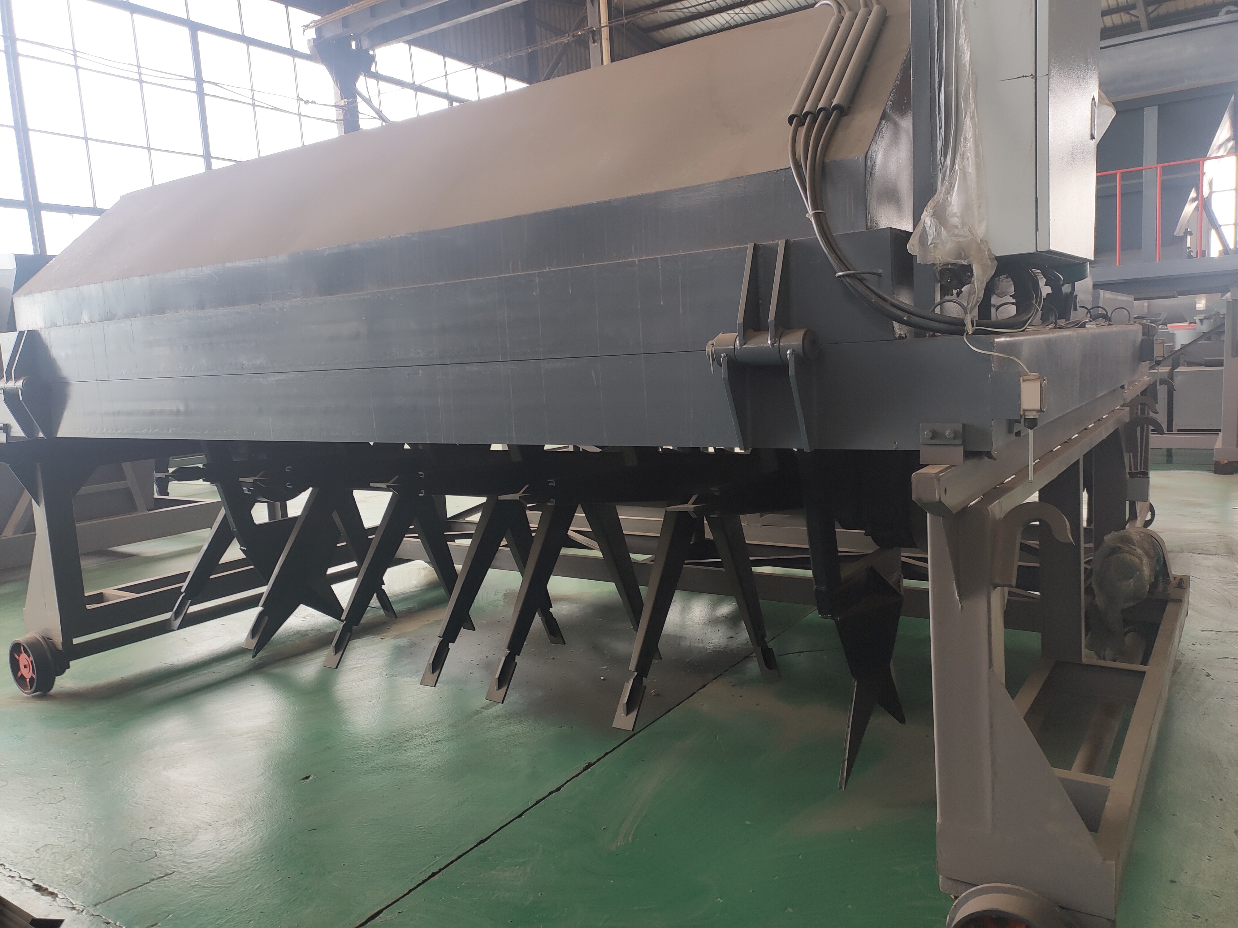 一般建議使用動物糞便。有機質(zhì)含量越，效果就越好，這是真的嗎？(圖1)